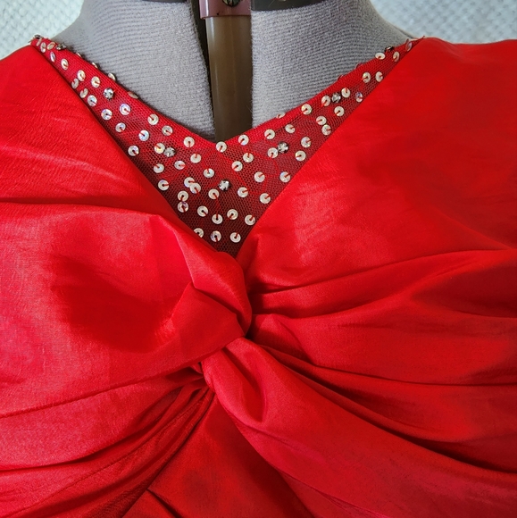 PENDING SALE MISS ANNE Size small 8 brilliant red satiny formal midi dress - Picture 4 of 9